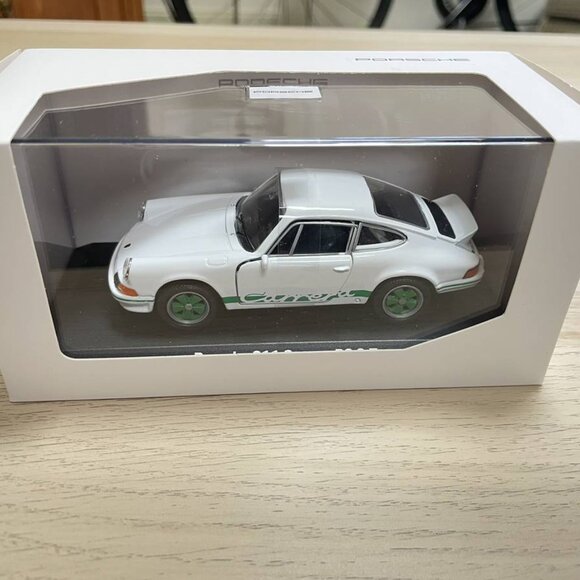 Porsche 911 Carrera RS 2.7 Limited Edition New Collectors Model 1:43 Collectable - Picture 14 of 15